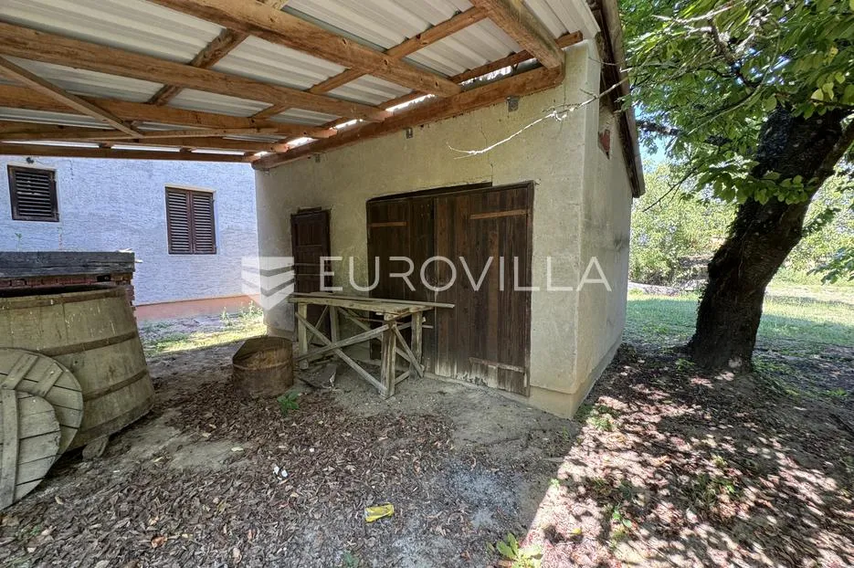 paučje, vikendica 95 m² s velikim potencijalom na zemljištu od 2622 m² - slika 17