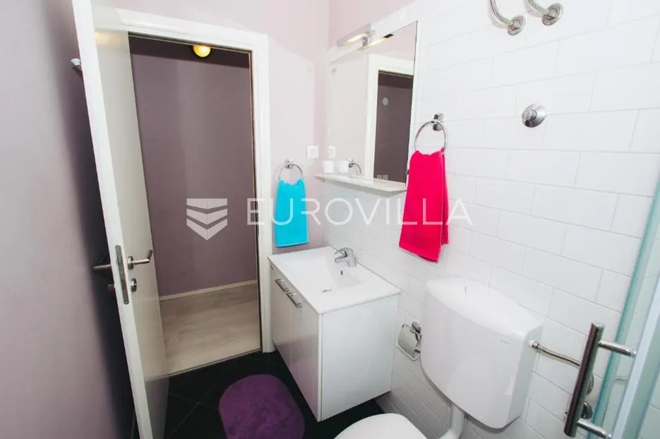 kaprije, prekrasna kuća s apartmanima, 180 m² - slika 17