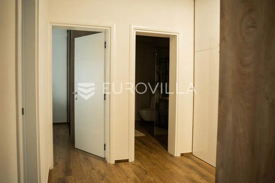 vukovar, mitnica, luksuzan četverosoban stan 102,06 m² - slika 17