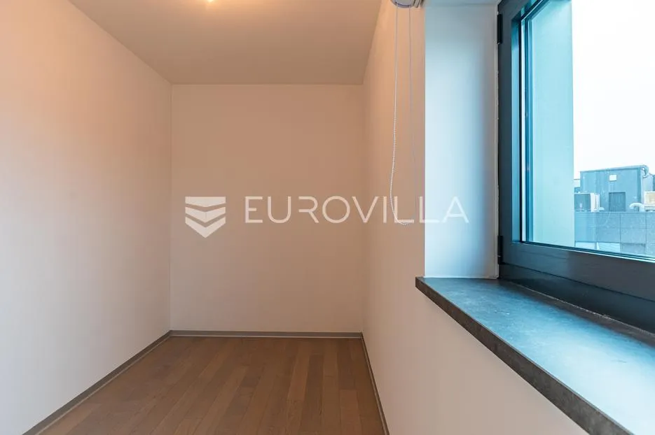 varaždin, centar, luksuzan četverosoban stan 100,54 m² - slika 7