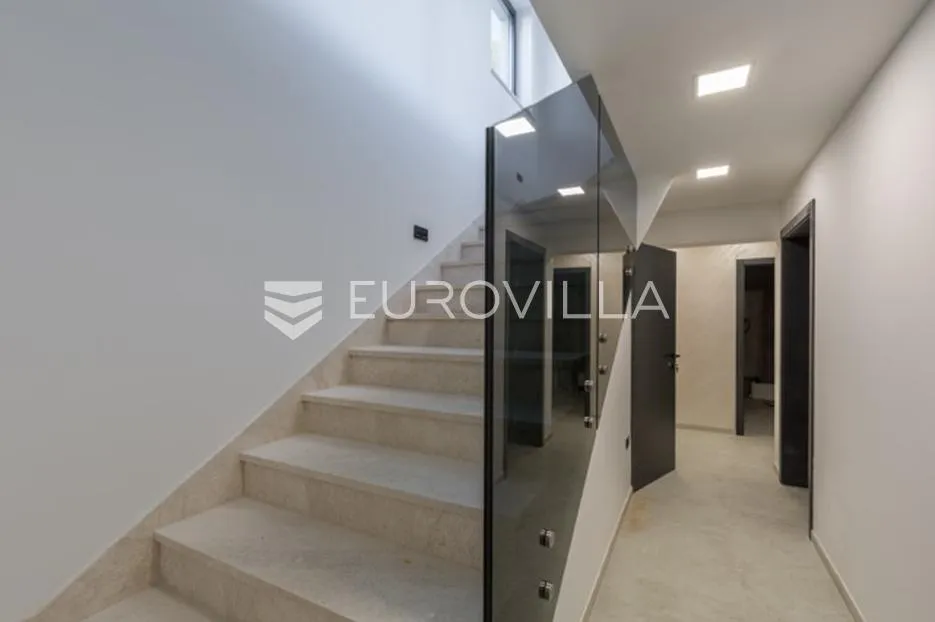 medulin, besprijekornog luksuzna vila 400 m² s bazenom, 300 m od plaže - slika 52