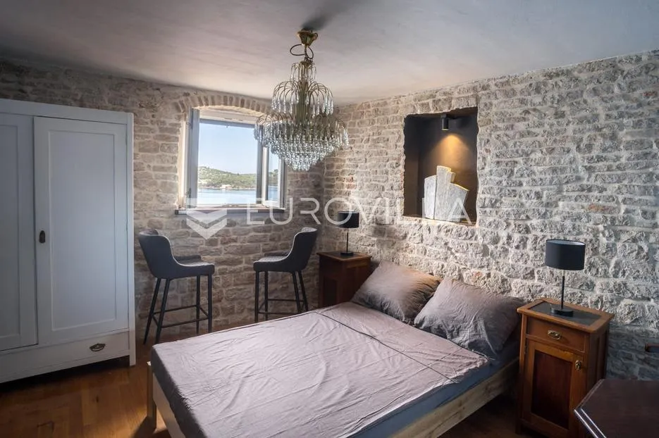 šibenik, stara gradska jezgra, povijesna palača iz 12. stoljeća - slika 23