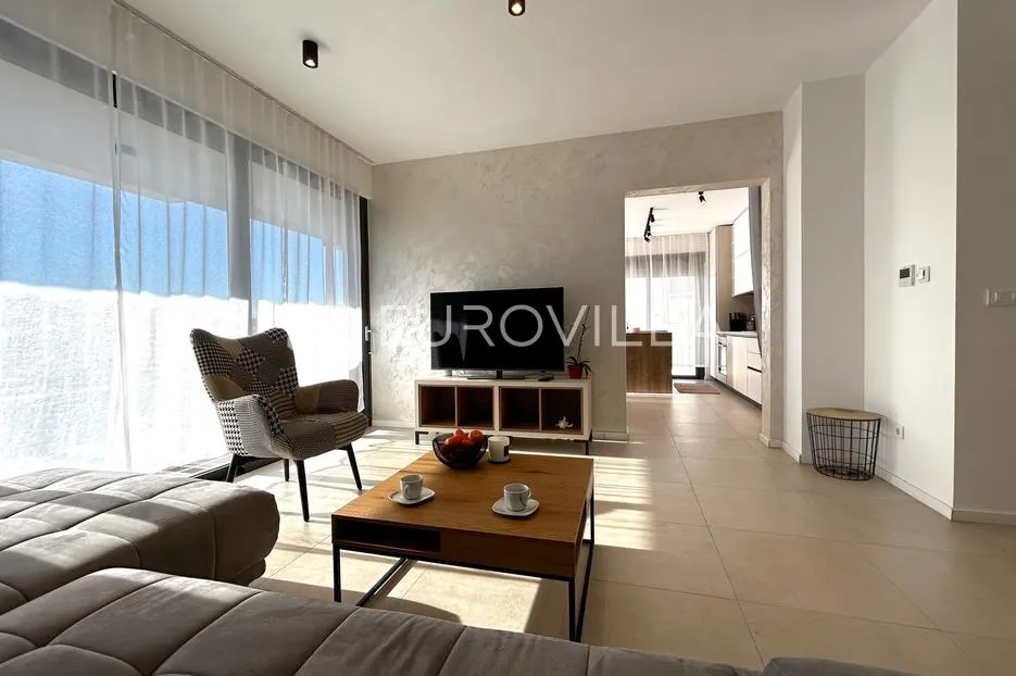 hvar, apartmanska vila sa pet uređenih apartmana - slika 11