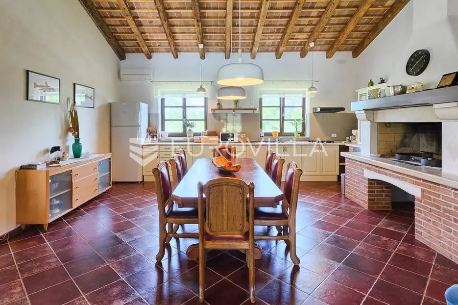 istra, bale, vila s bazenom na imanju od 30.000 m2 u osami - slika 29