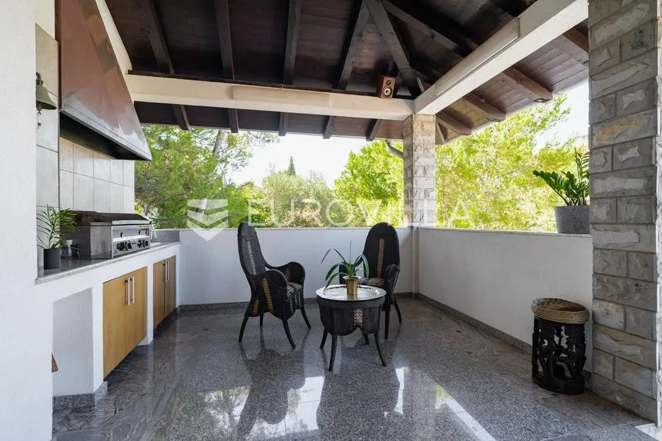biograd na moru, jedinstvena kuća s bazenom i staklenim paviljonom - slika 36