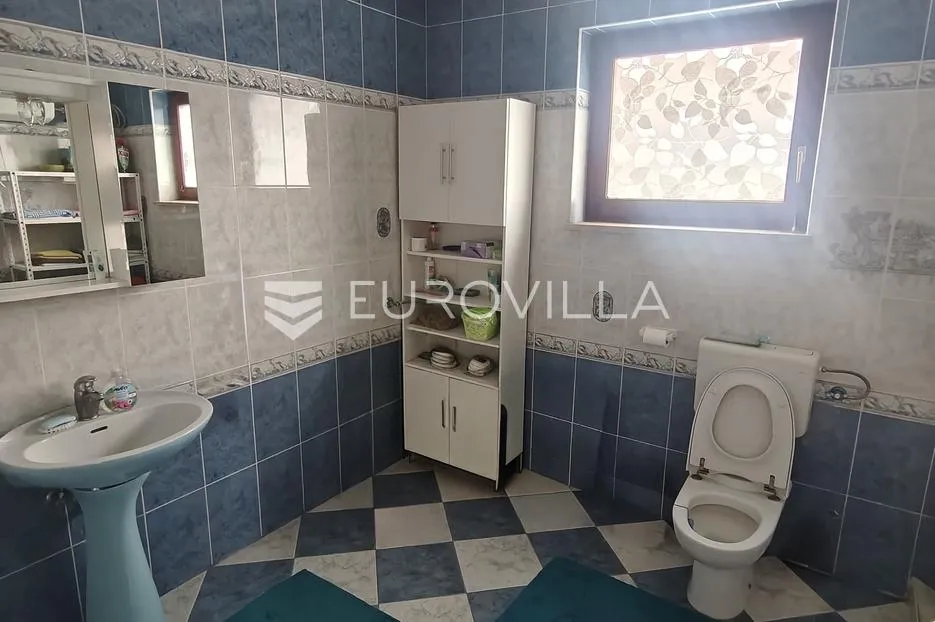 rijeka, srdoči, samostojeća kuća s velikom okućnicom 500 m² - slika 8