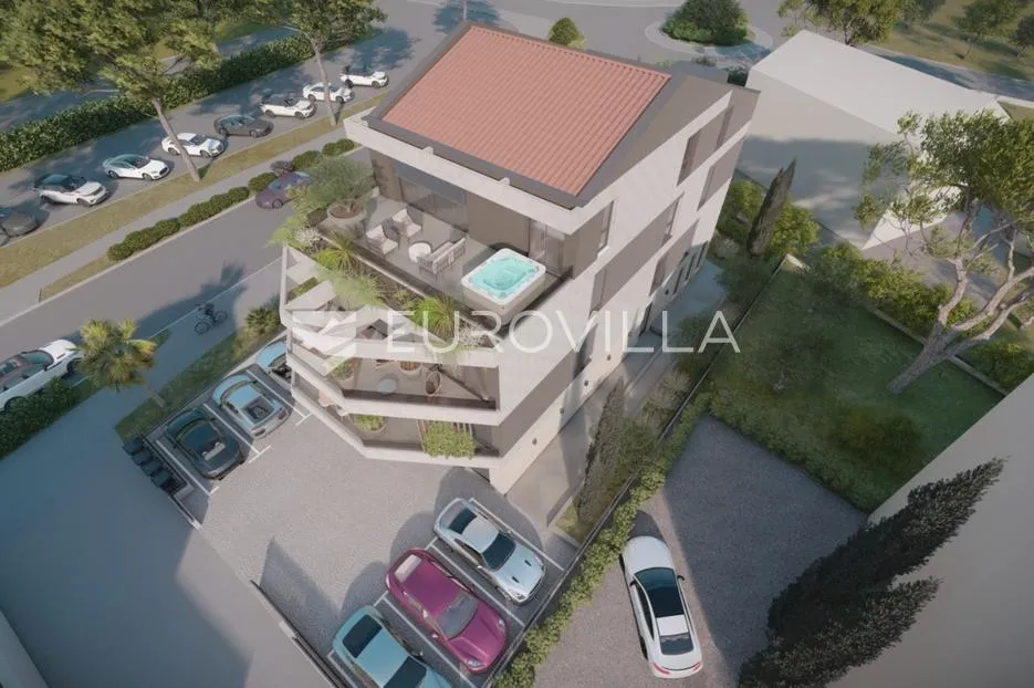 Istra, Rovinj, luksuzni stan na 2. katu s 2 spavaće sobe s parkirnim mjestom, 400 metara od mora