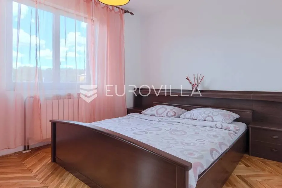 barban okolica, luksuzna vila 250 m² s sređenim vrtom, bazenom, hidromasažnom kadom i saunom - slika 27