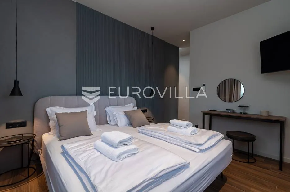 trogir okolica, moderna vila s bazenom blizu mora - slika 23