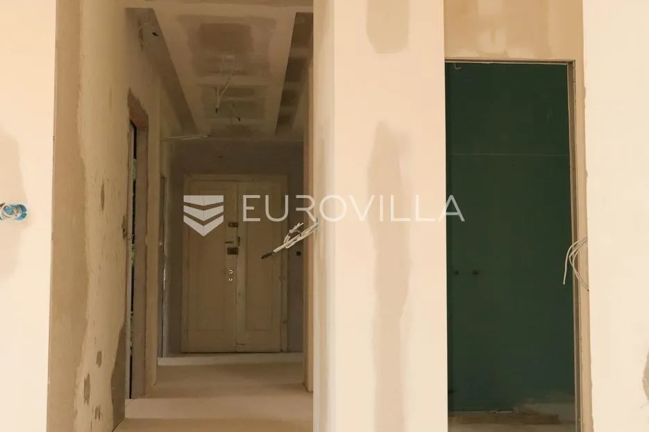 zadar, centar, kolovare prekrasan stan prvi red do mora s garažom i parking mjestom 135 m² - slika 23