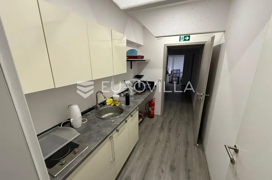 zagreb, buzin, poslovni prostor 235 m² - slika 5