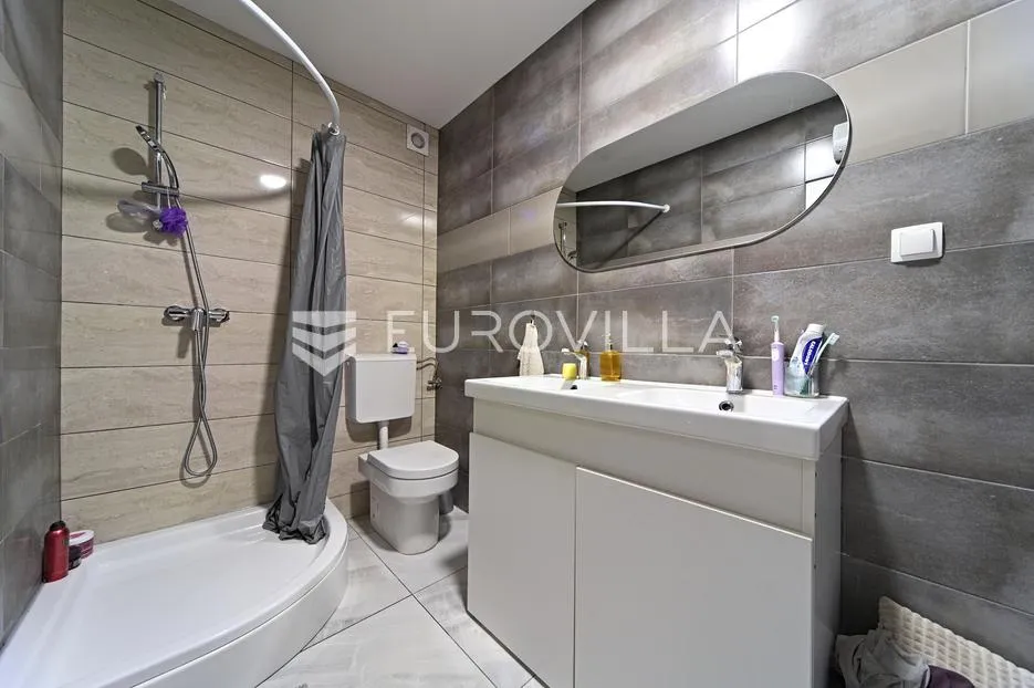 osijek, novi grad, na prodaju dva adaptirana i namještena stana u kući 41 m² - slika 9