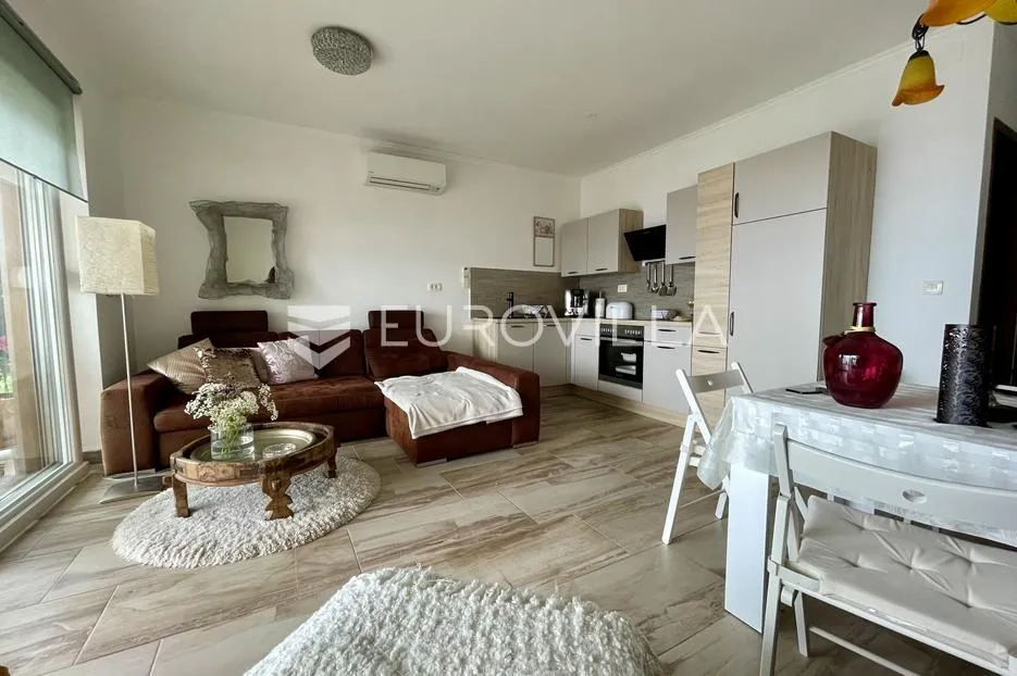 opatija, predivan trosoban stan 91 m², bazen, panoramski pogled na kvarner - slika 2