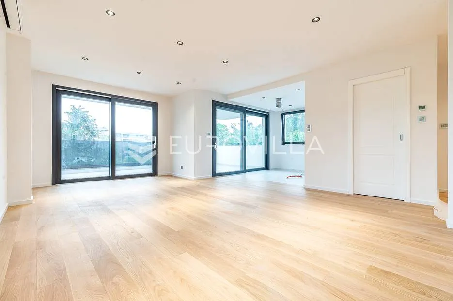 Zagreb, Srebrnjak, luksuzan stan u modernoj vili 157 m²