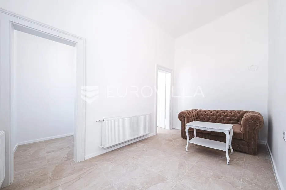 zagreb, svačićev trg, funkcionalan ured 100 m² - slika 10