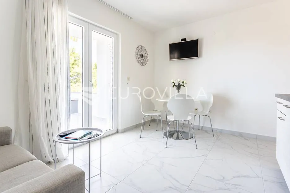 čiovo, okrug donji, apartmanska vila s bazenom - slika 14