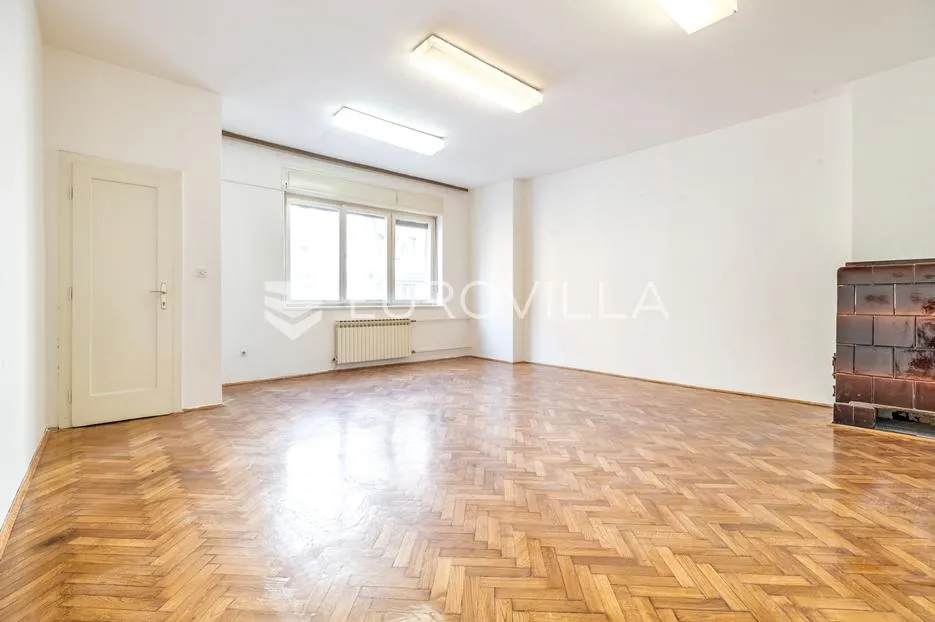Zagreb, Donji grad, poslovni prostor uredske namjene, 146 m² u visokom prizemlju