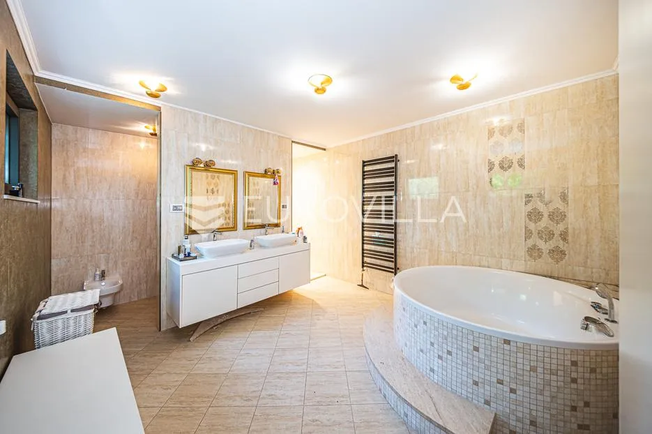 zagreb, vrhovec, moderna obiteljska kuća 419 m² - slika 10