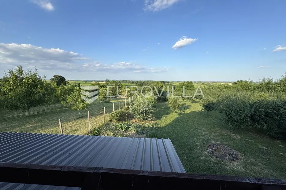 mandićevac, prekrasna katnica 150 m2 na zemljištu od 2854 m2 - slika 23