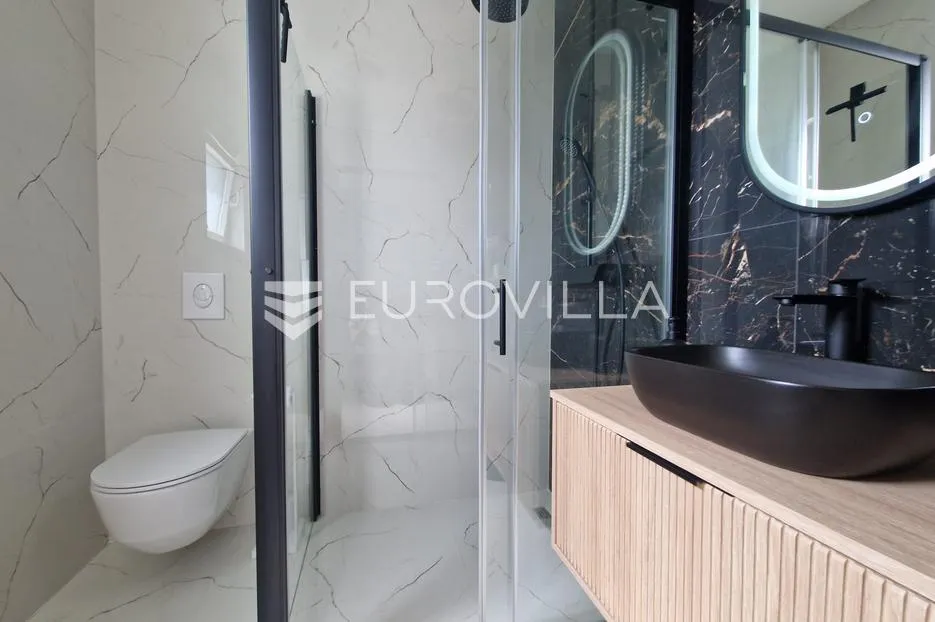 vir, predivna moderna vila s bazenom u centru mjesta, vrhunska lokacija, 450 m od mora - slika 71