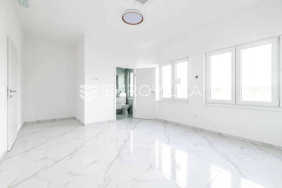 gospodarska zona, pisarovina i., proizvodno, skladišna hala 1116 m² - slika 16