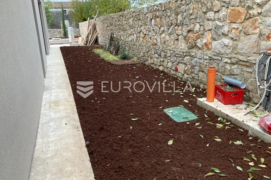 istra, okolica bala, kamena dizajnerska kuća 176 m² s bazenom - slika 54