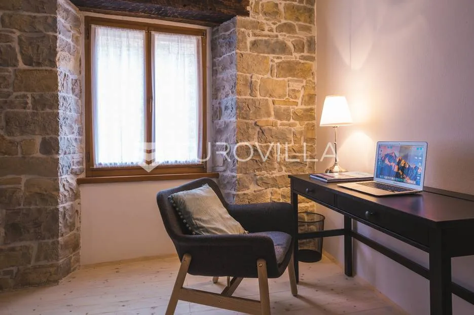 istra, oprtalj, kamena kuća u nizu s tri apartmana i dva poslovna prostora, jedinstvena ponuda - slika 6