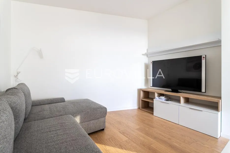 split, žnjan, moderan stan s garažnim mjestom, dostupan od veljače - slika 4