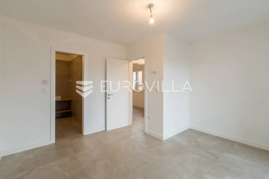 istra, volme, dvoetažni stan 106 m2 samo 300 m od mora - slika 11