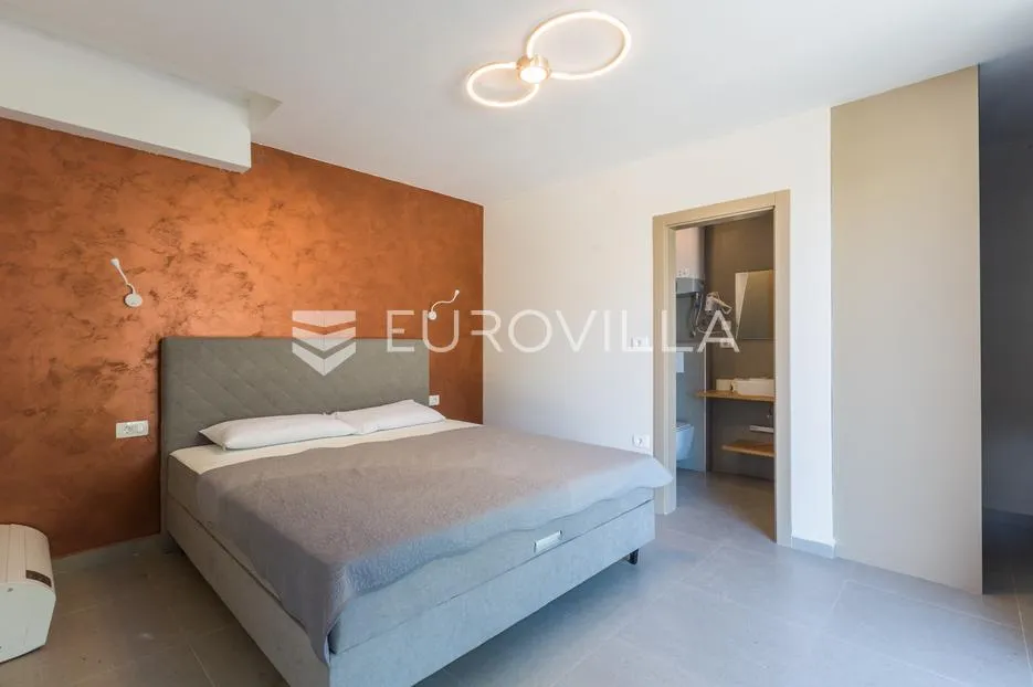 istra, rovinj, vila moderne arhitekture na 300 metara od mora - slika 14