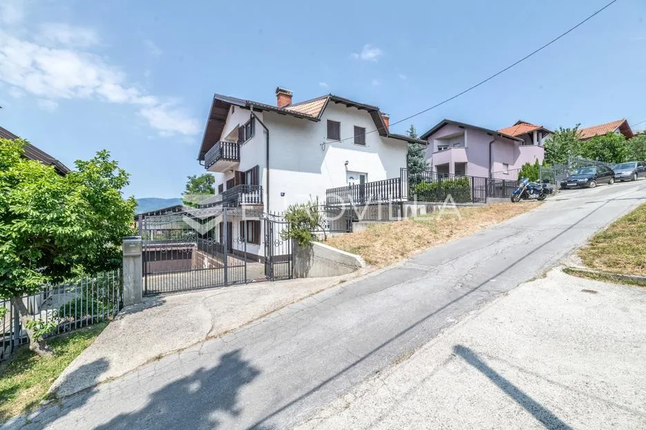 Zagreb, Gornja Dubrava, odlična kuća s tri stana i garažom, 400 m² - Oporovec