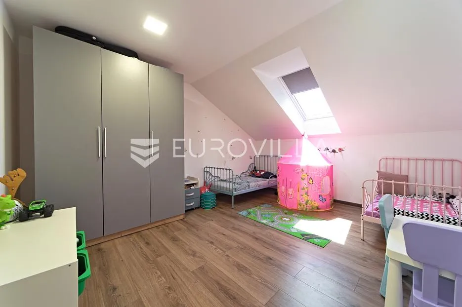čepin, na prodaju prostrana kuća od 488 m² s tri stambene cjeline - slika 20