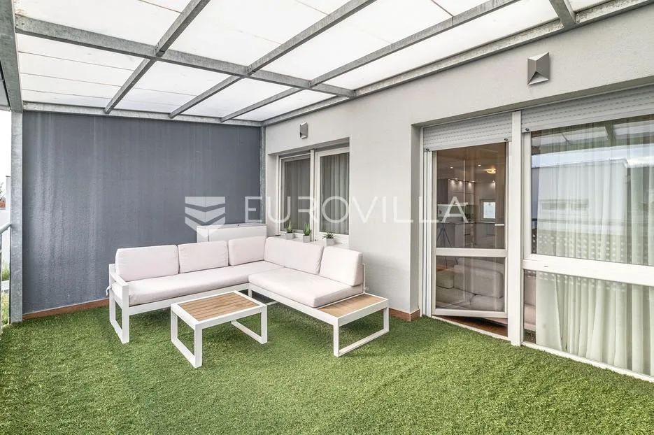 zagreb, odra luksuzan četverosoban penthouse sa dvije prostrane terase 130 m² - slika 10