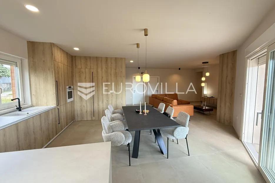 istra, barban, luksuzna vila 180 m² s bazenom i jacuzzijem na mirnoj lokaciji - slika 8
