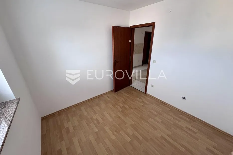 otok krk, njivice, četverosoban stan 79 m², terasa s pogledom na more - slika 7