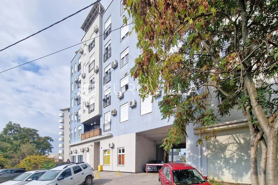 zagreb, trakošćanska, luksuzan četverosoban penthouse 304 m² i garaža za dva automobila - slika 26