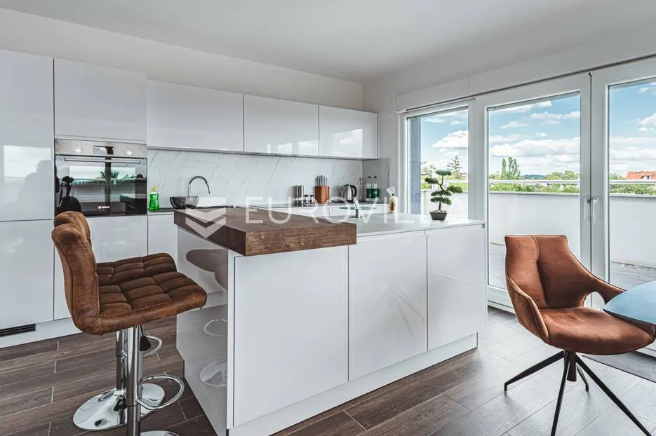zagreb, maksimir, luksuzan četverosobni penthouse s dvije terase 137 m² - slika 3