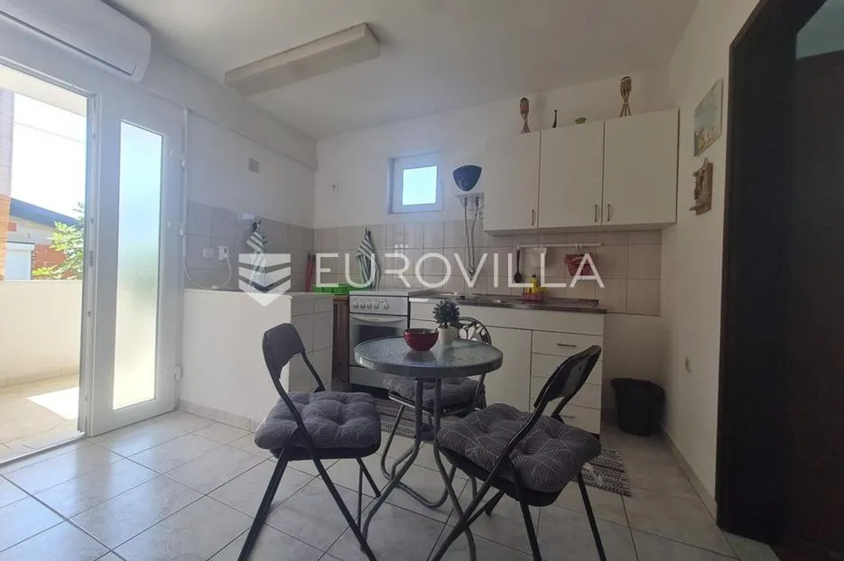 vir, apartmanska kuća s 3 jedinice, velikom okućnicom i potencijalom za bazen blizu centra - slika 41