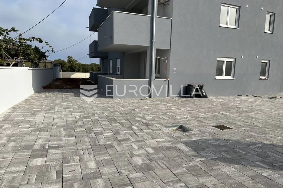 šišan, trosoban stan nkp 67 m2 i velikim vrtom od 204 m2 - slika 3
