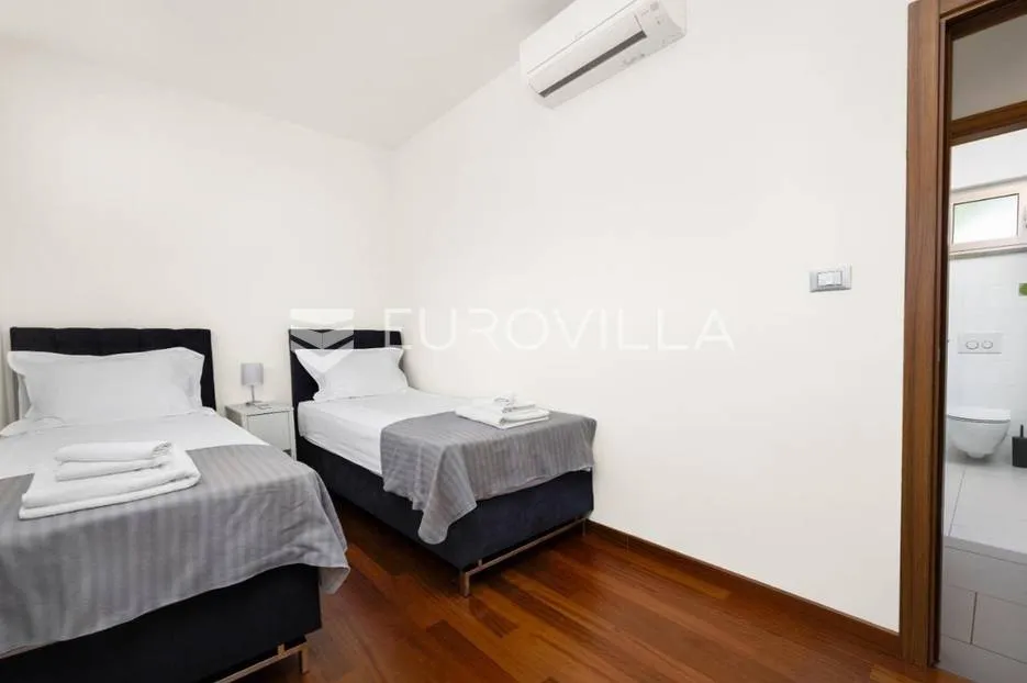 istra, banjole, prekrasna vila 277 m² na velikoj okućnici, 300 m od mora - slika 13