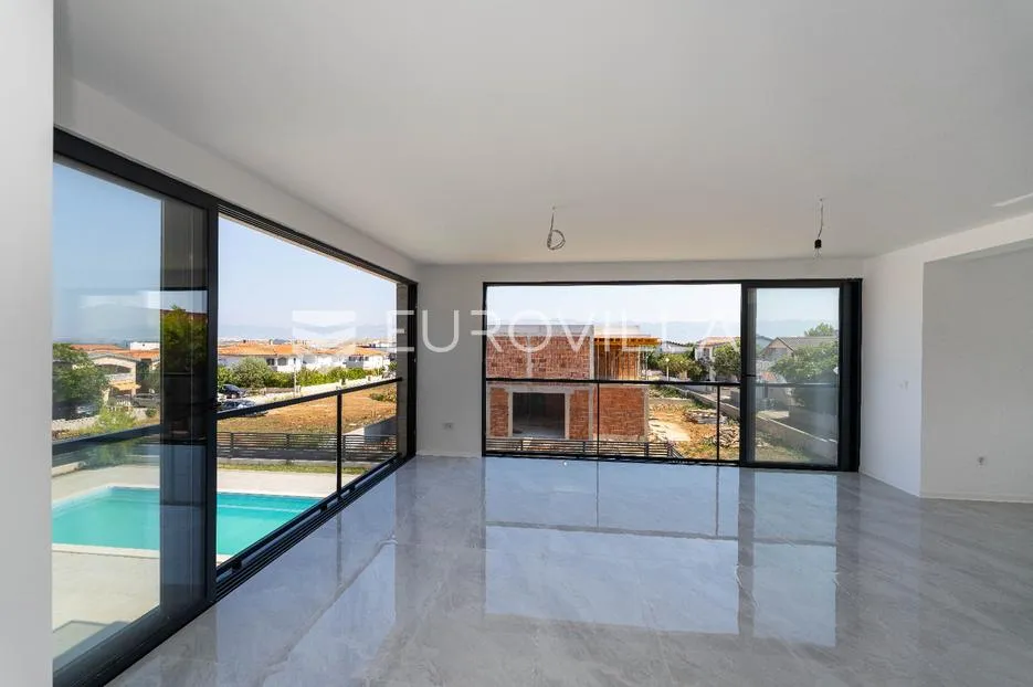 zadar, vir, luksuzna villa sa šest stambenih jedinica, samo 250m od mora - slika 30