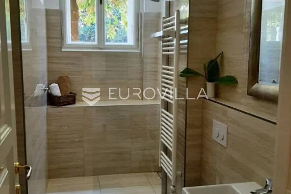 opatija - centar, luksuzan trosoban stan u prekrasnoj vili prvi red do mora, nkp 118 m2 - slika 6