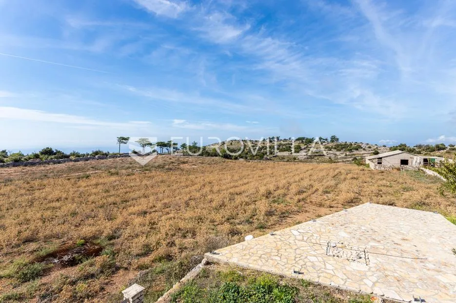 hvar, veliko lijepo imanje s tri kuće na parceli od 32500 m2 - slika 25