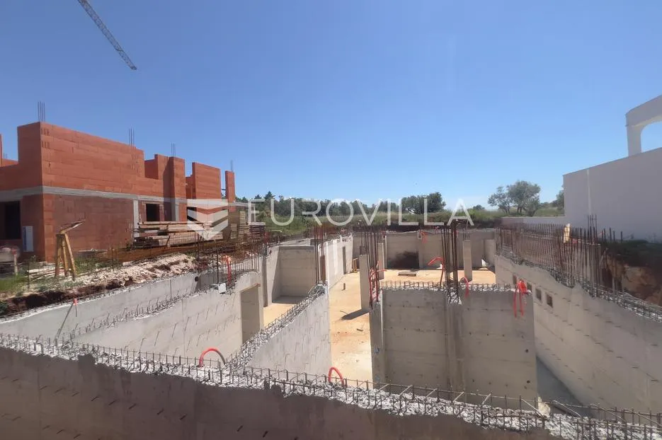 istra, umag okolica, atraktivno građevinsko zemljište s luksuznim projektom i građevinskom dozvolom - slika 10