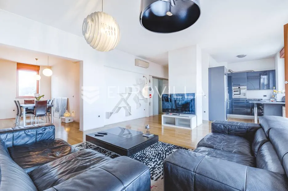 zagreb, medveščak, izvrstan trosoban penthouse! - slika 4