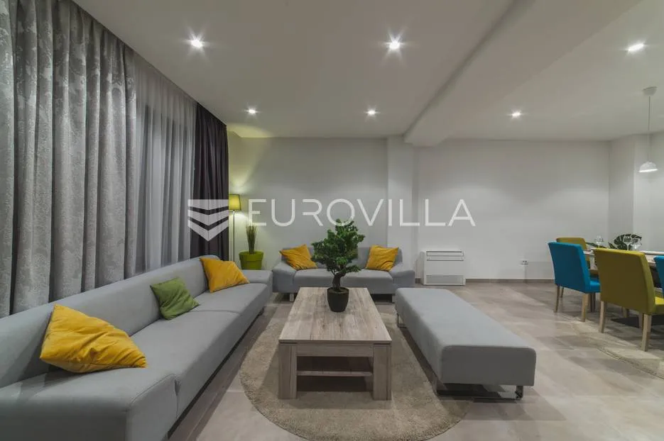 trogir, luksuzna vila s bazenom, nkp 368 m2 - slika 66