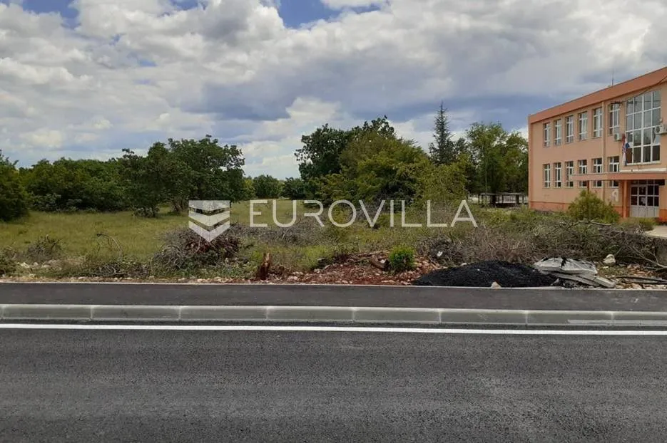 unešić, odlično građevinsko zemljište 13459 m² s projektom - slika 2