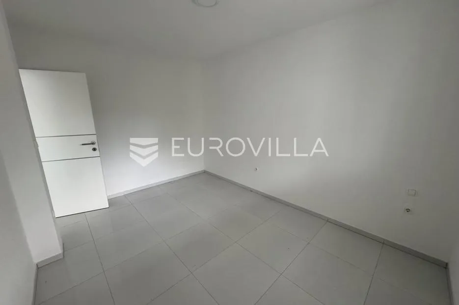 crikvenica, novogradnja, predivan trosoban stan nkp 59 m2 - slika 3