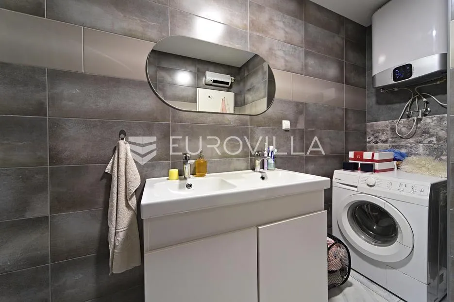 osijek, novi grad, na prodaju dva adaptirana i namještena stana u kući 41 m² - slika 19