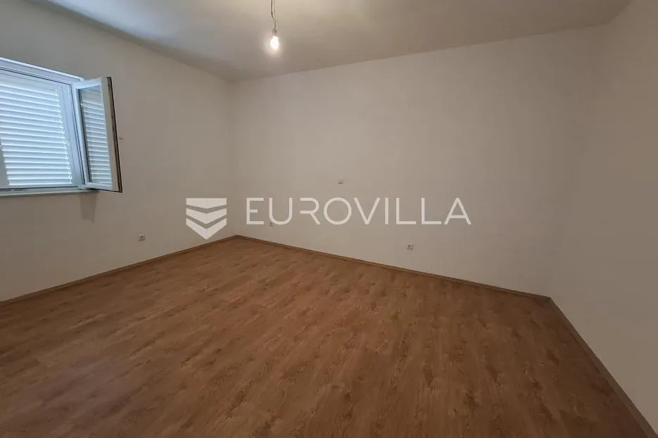 hvar, dva stana, ukupno 122,46 m² - slika 9